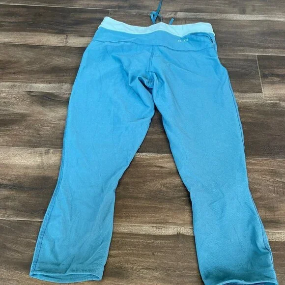 Nike Crop Legging - Picture 3 of 3